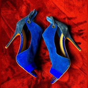 Saks Fifth Avenue Blue Heel Size 6.5